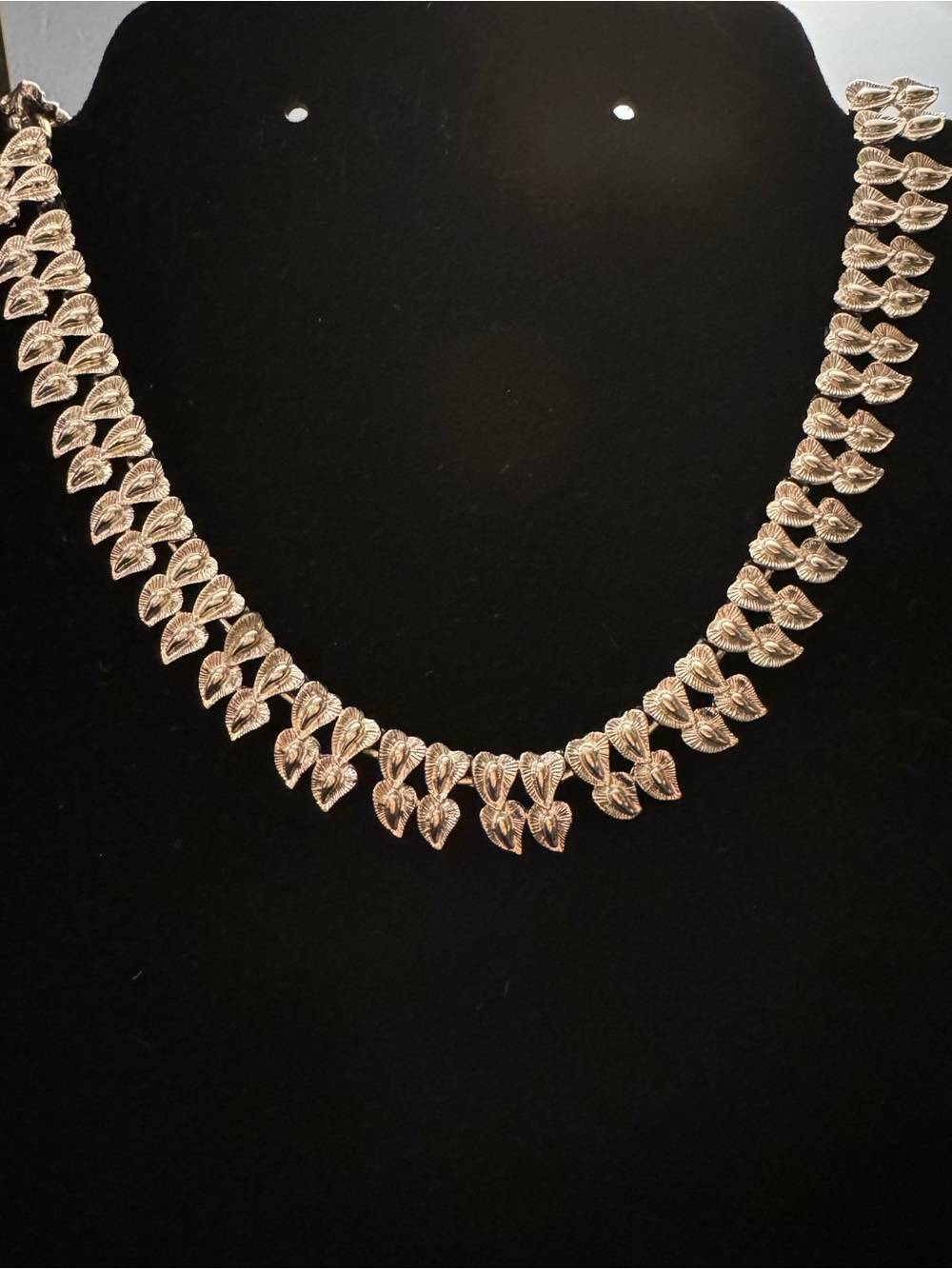 Vintage Signed Coro Silver Tone Leaf Collar Necklace Adjustable 15–18”